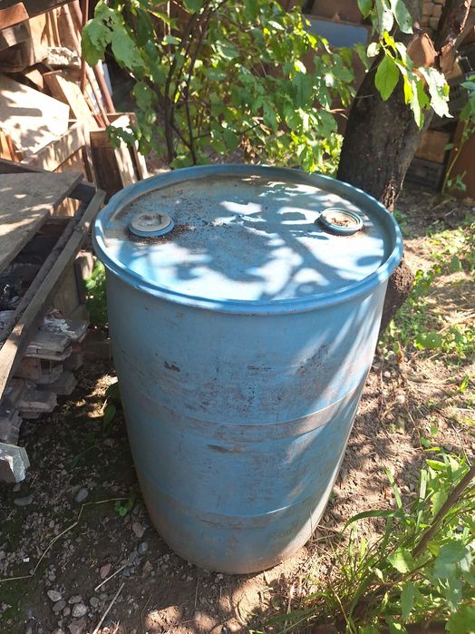 Продам бочку 200л