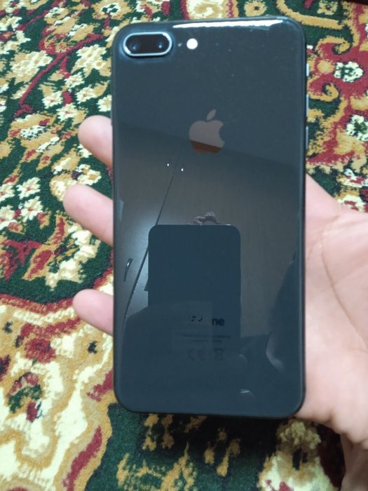 iPhone 8+ 64gb отличным  срочно