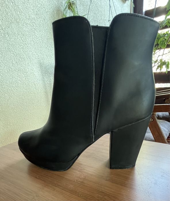 Botine New Look,mar 38,piele ecologica negru mat