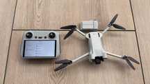 Dronă DJI Mini 3 Pro cu telecomandă DJI RC – Ca Nouă, Ecran Integrat