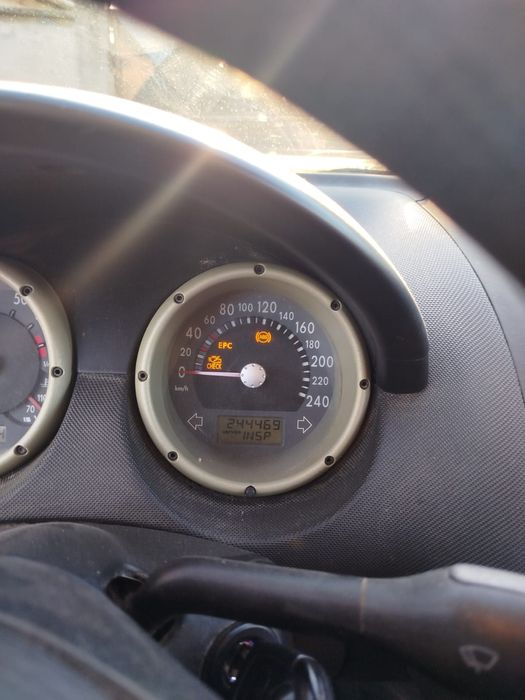 Volkswagen polo 1.4 bebzina cu rezervor de gas de fabrica 105cp 16valv