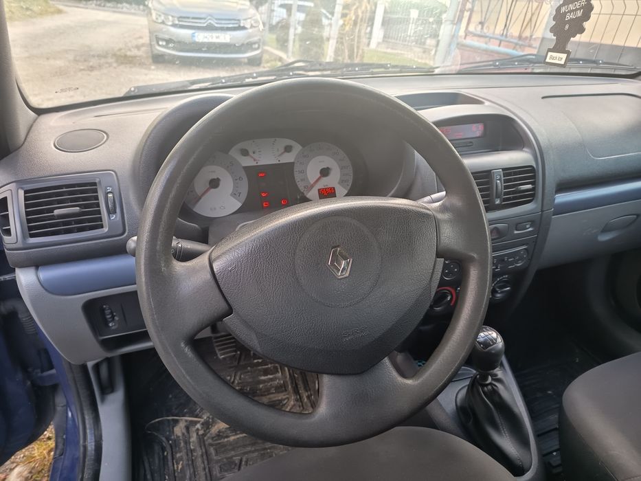 Vând Renault Clio symbol