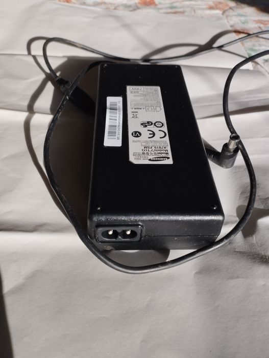 Alimentatoare Samsung  19 V /4,106 A și 14v-1,786a  -  TV, monitor