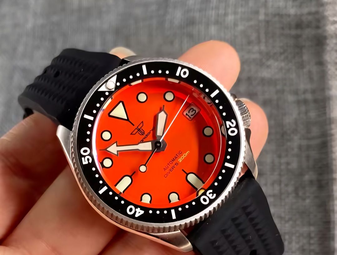 Diver 200m. Ceas automatic, nou.
