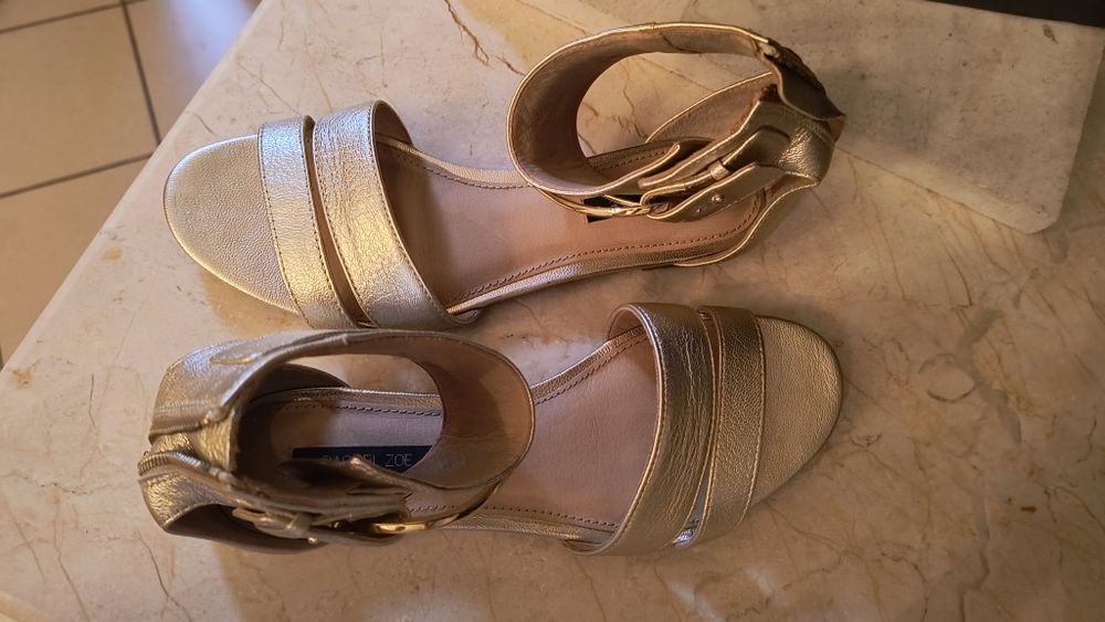 Sandale aurii Rachel Zoe