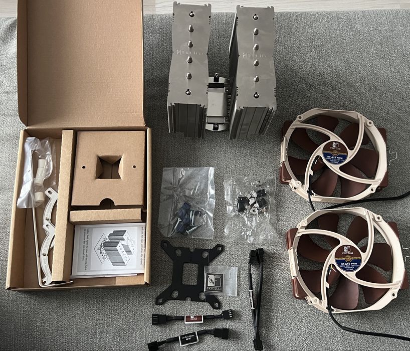 Cooler Noctua NH-D15 cu prinderea de Intel