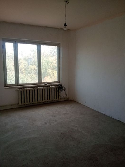 Кора камиш 2/4 да 1 хона уй сотилади