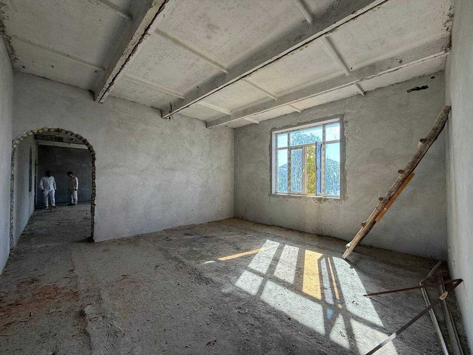 TAYYOR 6 sotiqli hovli sotiladi