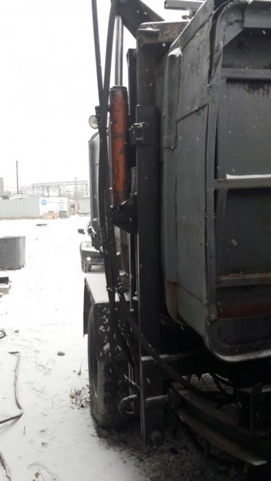 Вывоз мусора/твердо-бытовых/в контейнерах