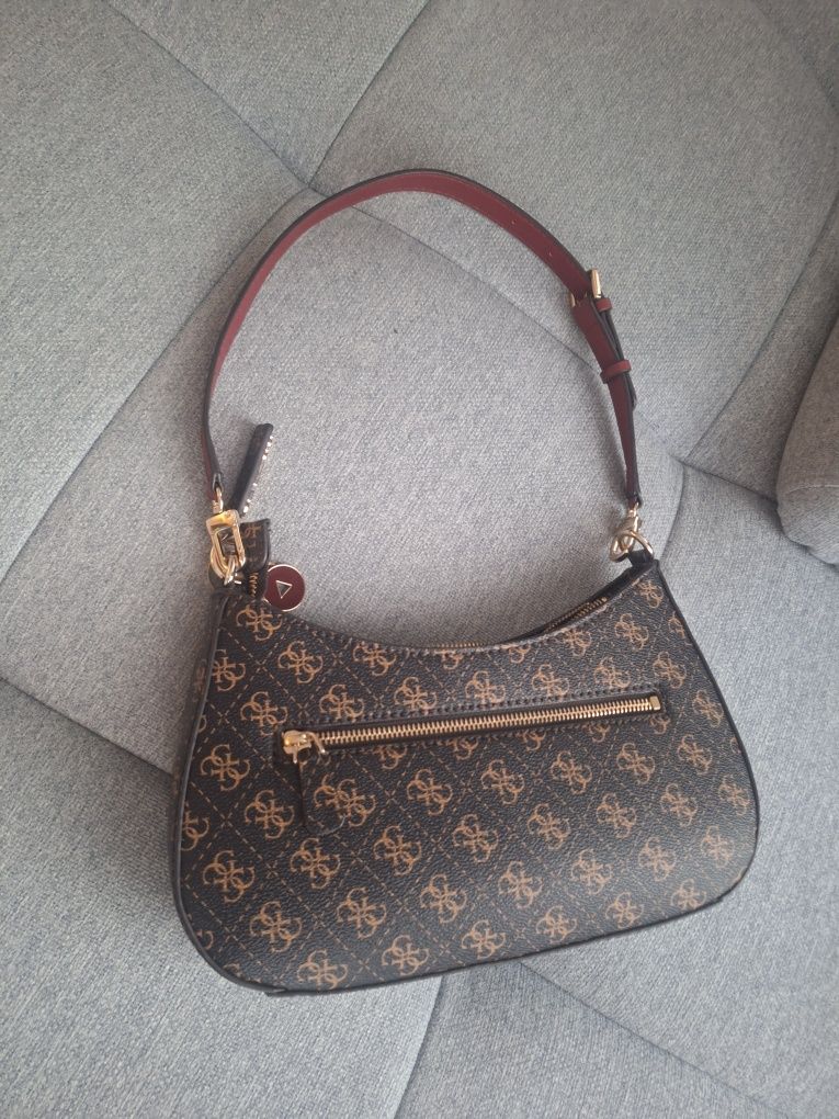 Кафява Чанта Guess