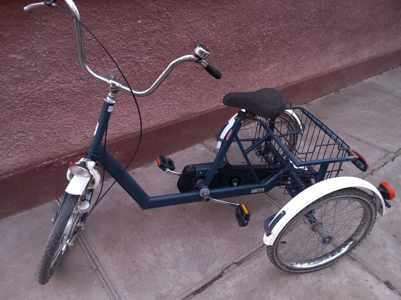 Vând bicicleta olandeza
