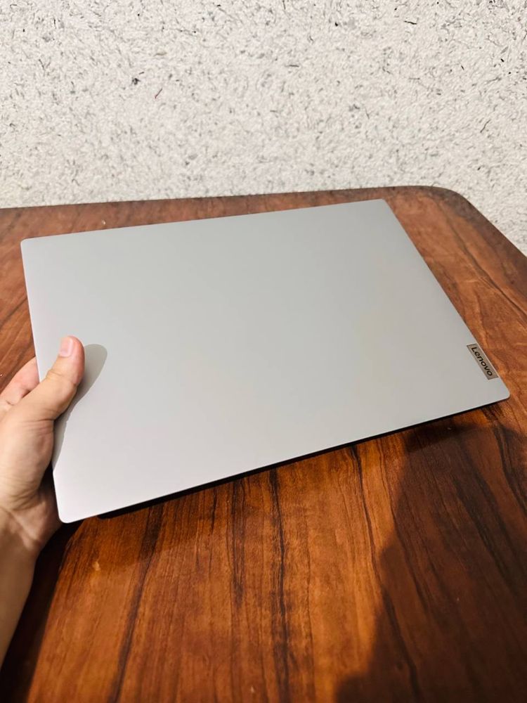 Lenovo noutbuk holati ideal kam ishlagan