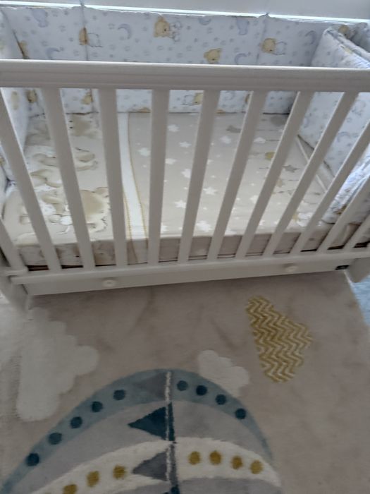 Vand patut 60/120, stare foarte buna, ca nou, cu leganare