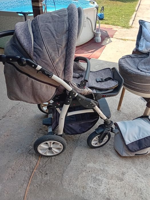 Детска количка .