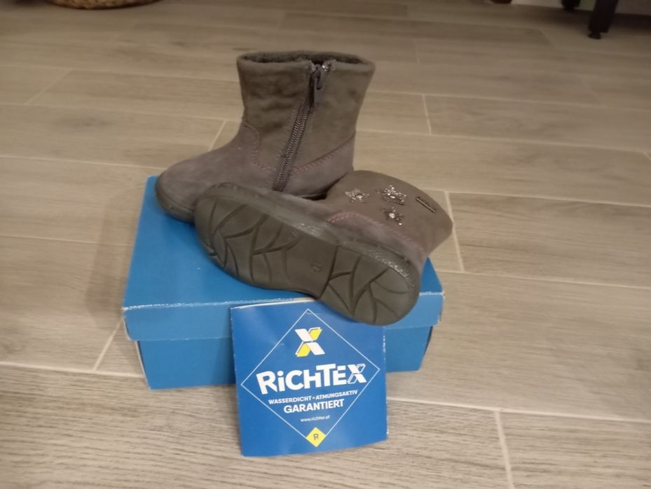 Нови детски ботушки