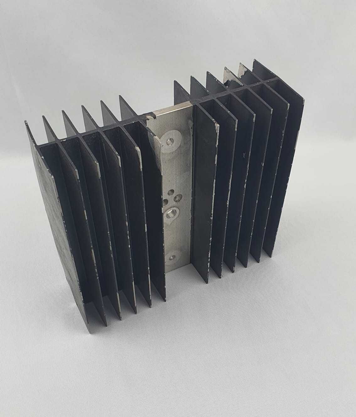 Radiator-Cooler-Aluminiu pt tranzistori finali de putere mare pt Audio