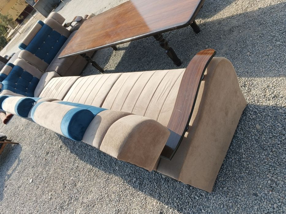 Уголок котта сотилади