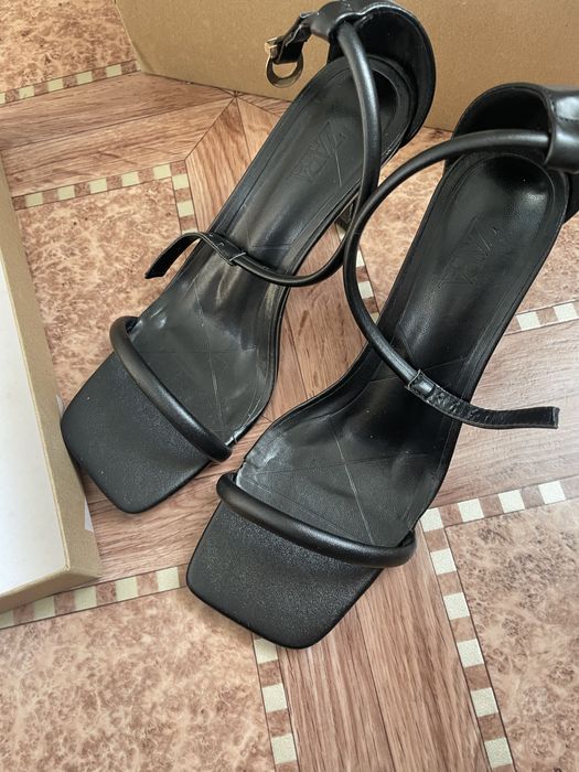 Босоножки Zara новые !