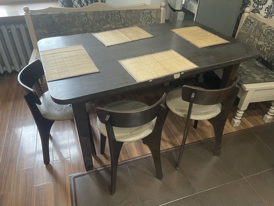 Продам стол и 4 стула