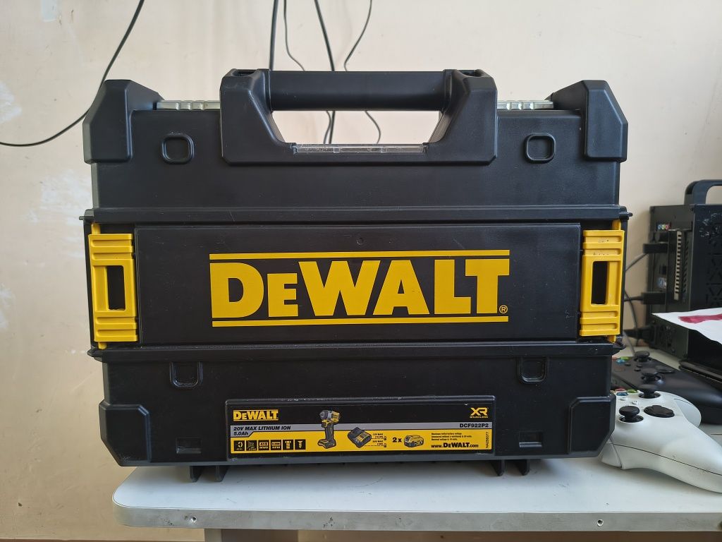 Чемодан T stack Dewalt