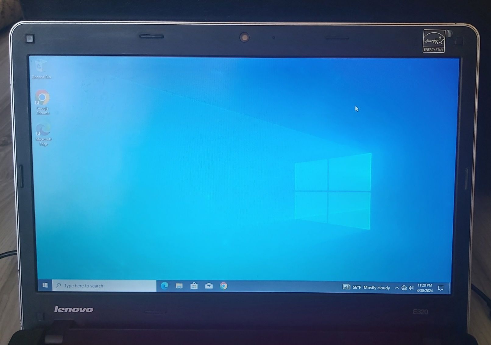 Vând laptop Lenovo ThinkPad Edge E320 procesor i3 windows 10