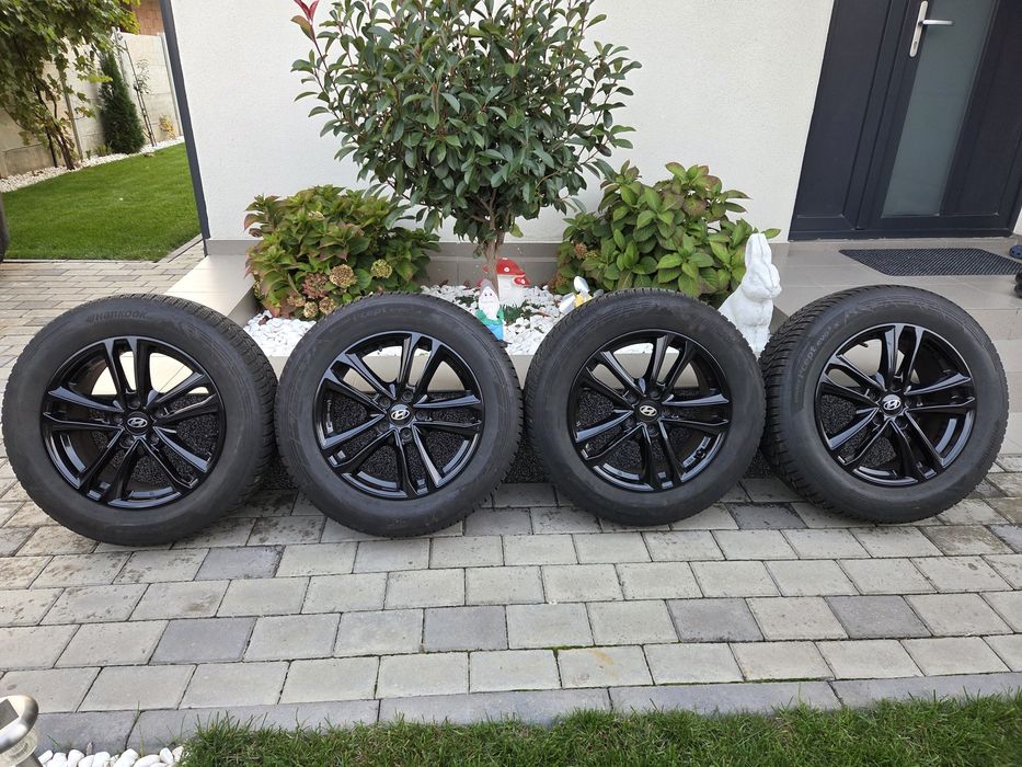 Jante orig R17 Hyundai Tucson NX4 anvelope iarna 215 65 R17 senzori