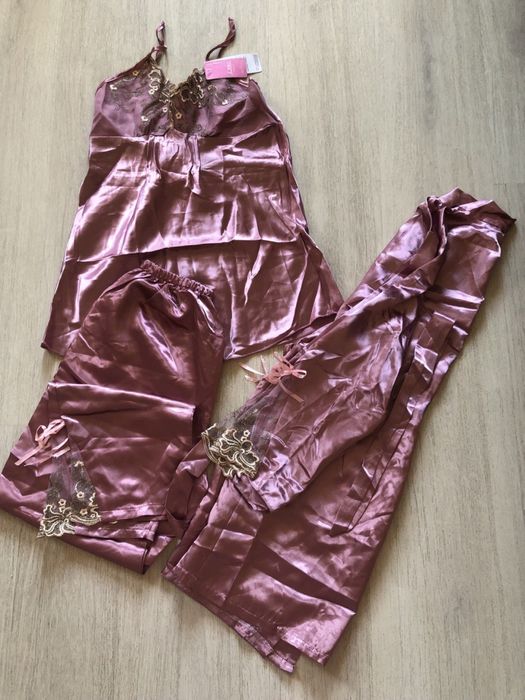 Продам новую шелковую пижаму