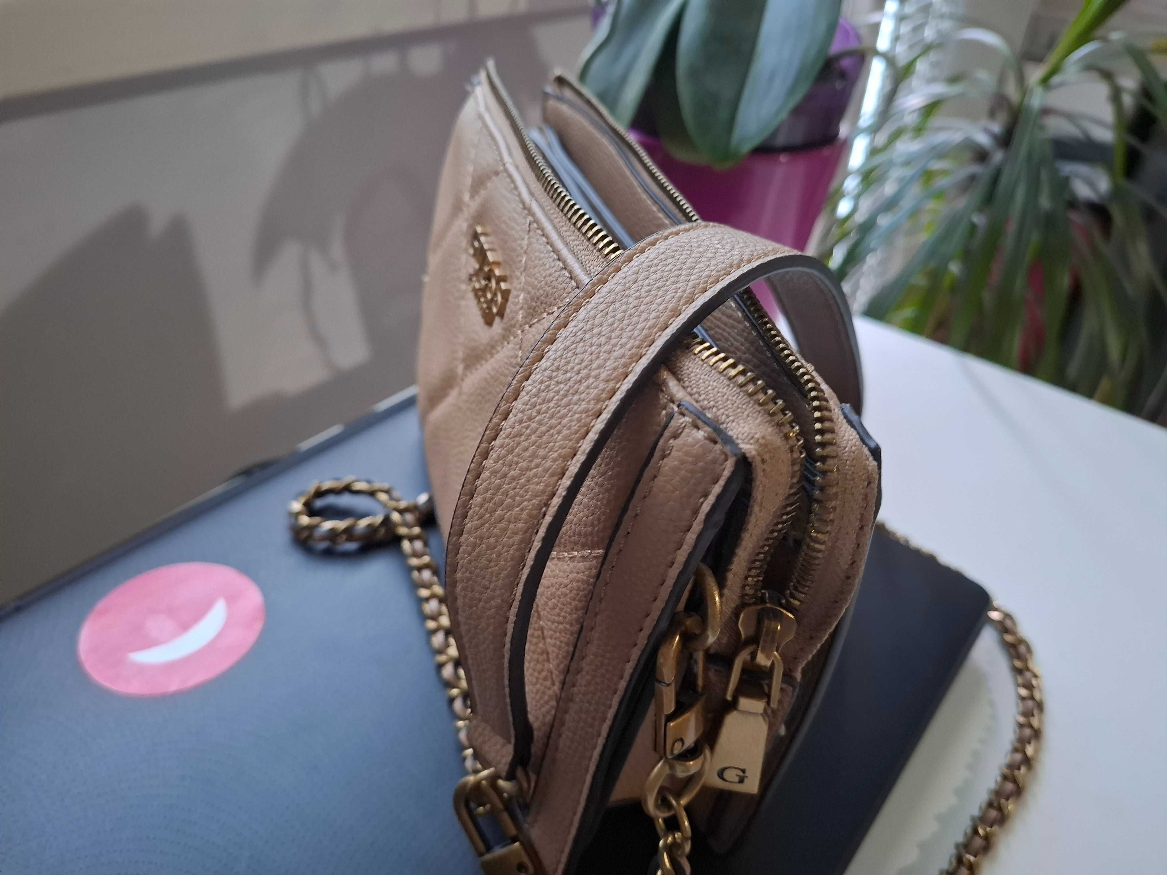 Нова чантичка на GUESS