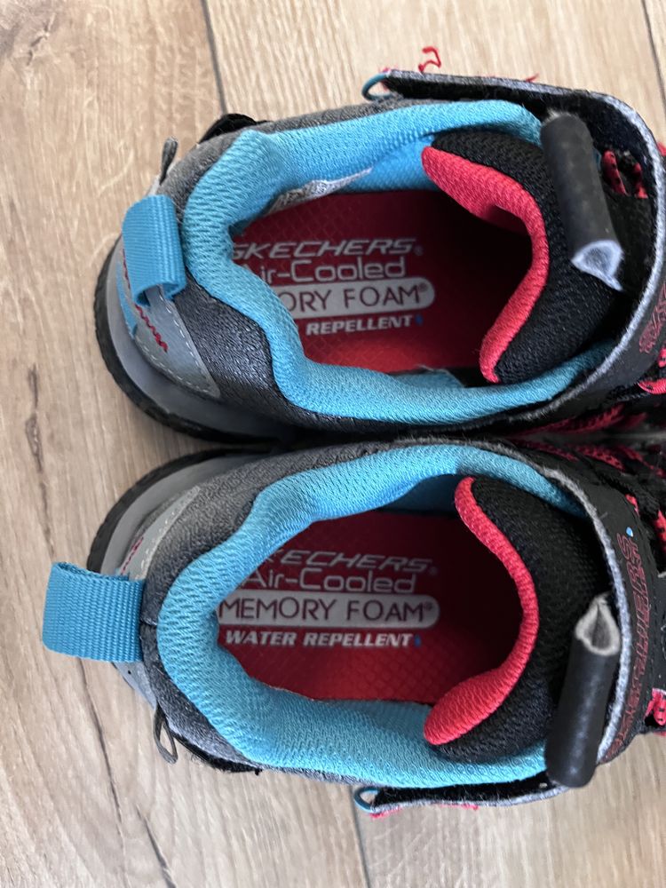 Skechers  Непромокаеми обувки Velocitrek за хайкинг, 33 номер