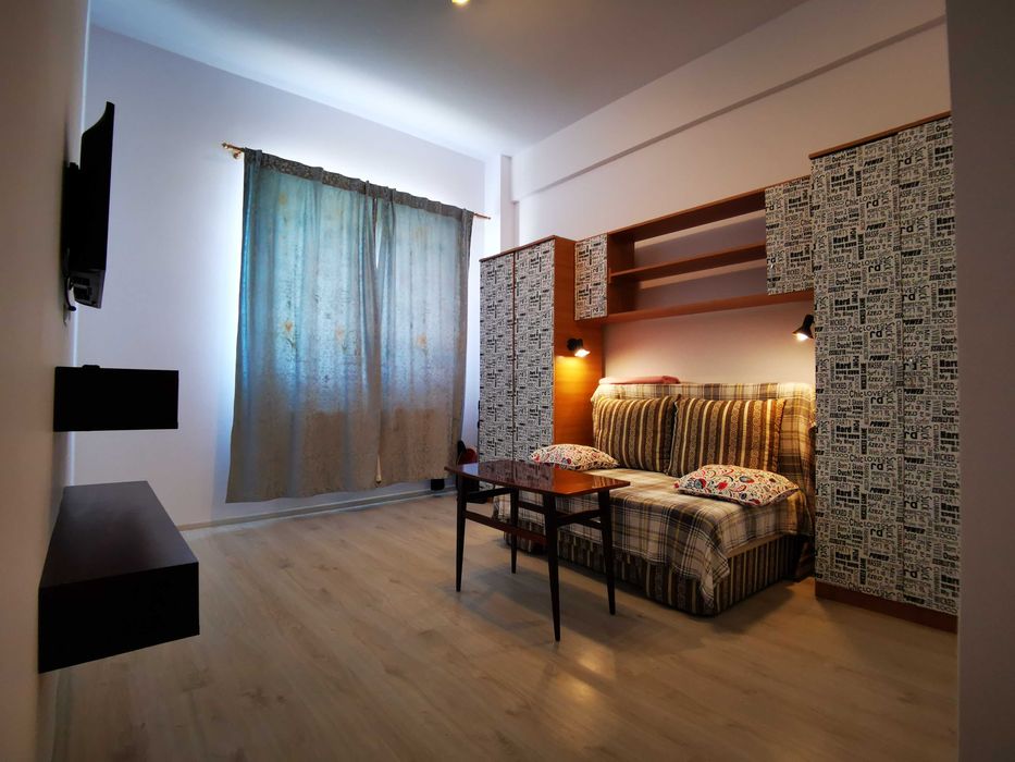 Închiriere garsonieră decomandată/ 31,50 mp/ demisol înalt