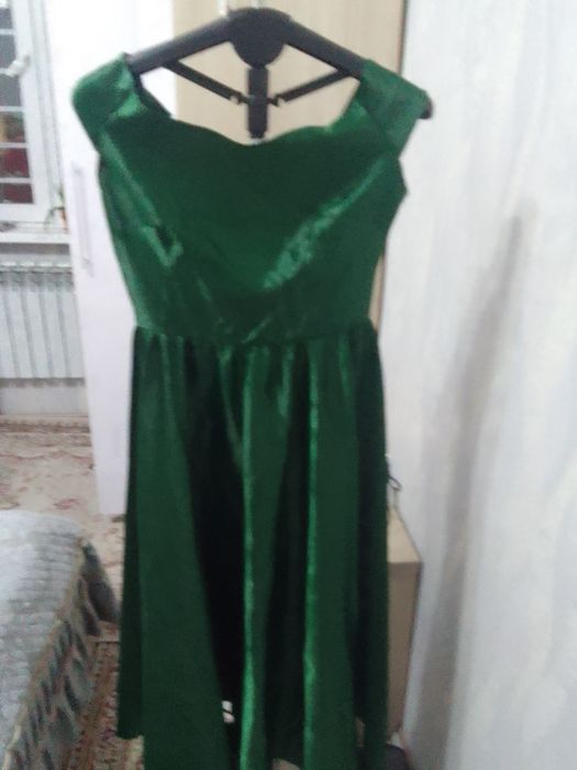 Платье вечерное  французкой длины