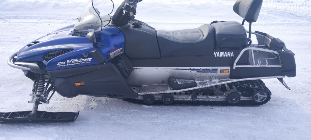 Продам снегоход Yamaha