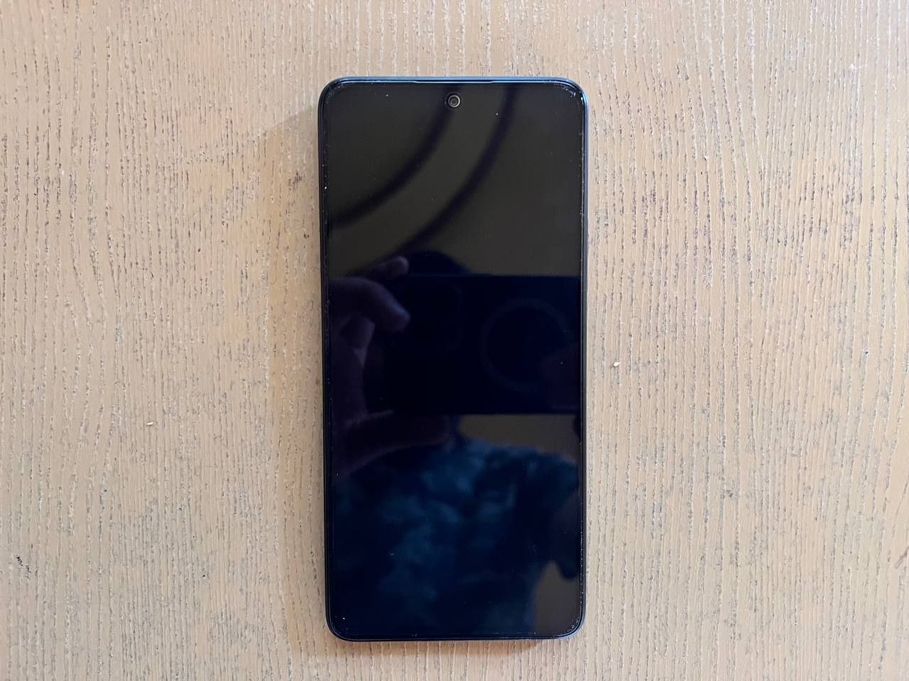 Redmi note 14 8/256 gb yengi ishlatilmagan.