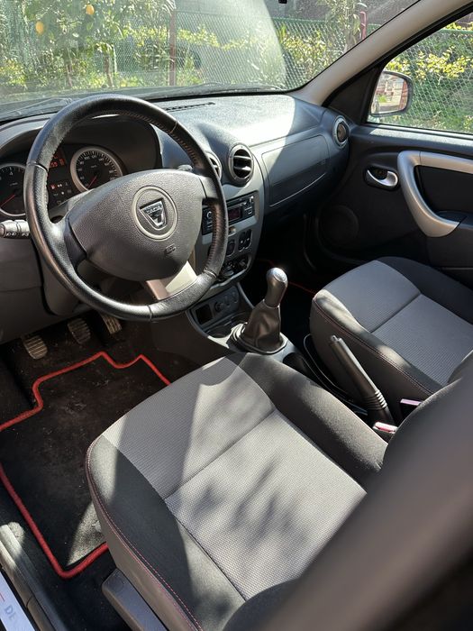 Vand dacia duster 1,6 benzina 4x2