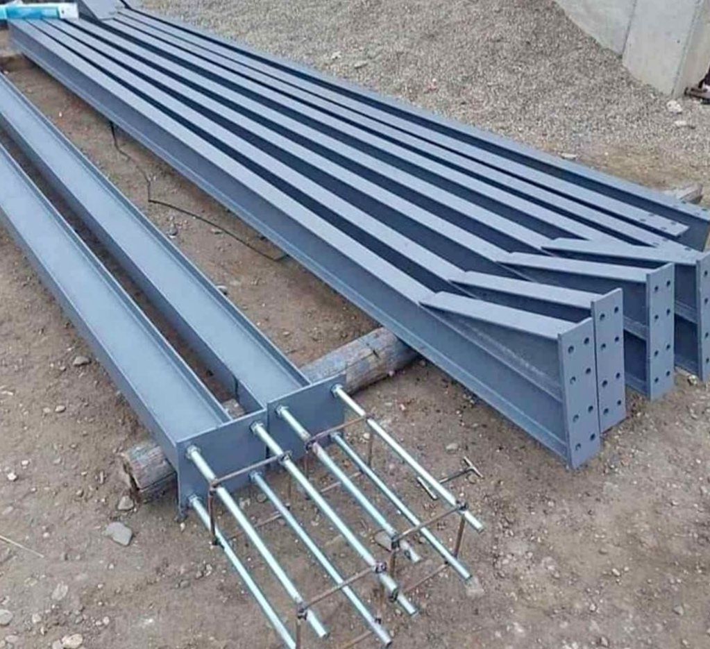 Vând structura metalica 12x25x4 

Structura metalica conține următoare