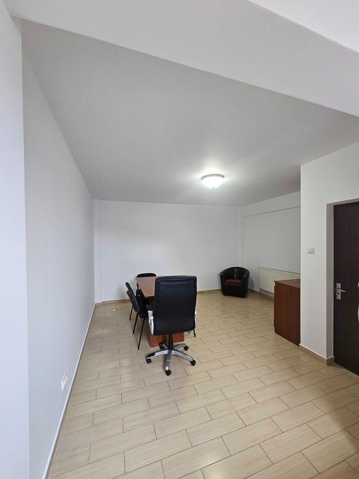 Ofer spre inchiriere spațiu comercial ultracentral