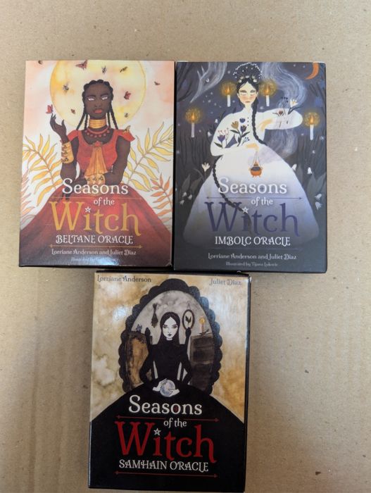 Продам новые оракулы "Seasons of the Witch" 
Авторы: Lorraine Anderso