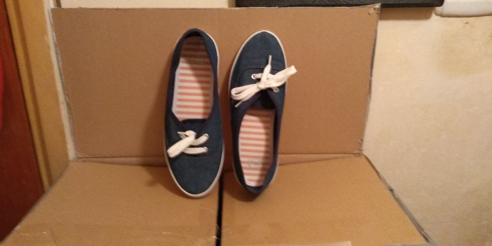 Tenesi / Bascheti Jeans F&F ,a dusi din UK , mas. UK6- EU39