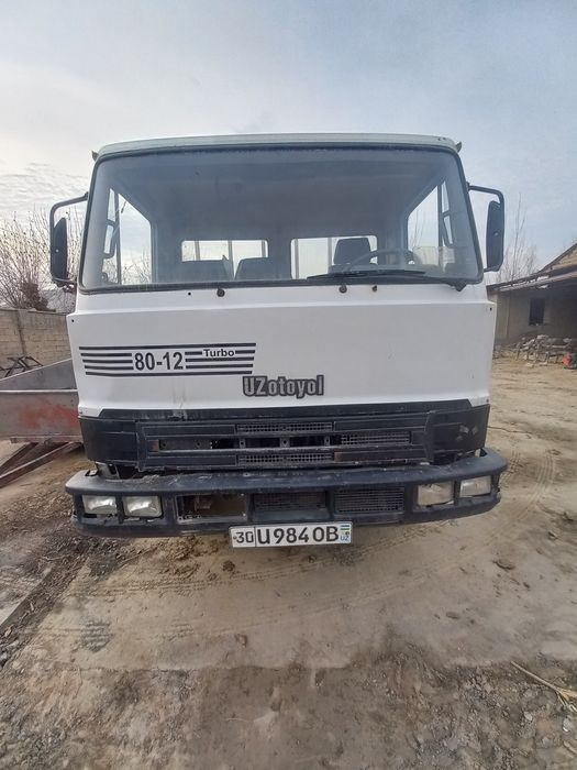 Isuzi otayul yuk moshina