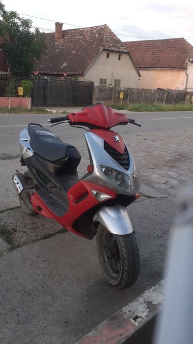 Vând scuter Peugeot speedfigh 2