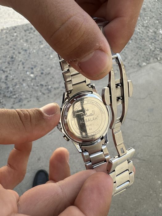 Уникальный новые часы Al-Salah