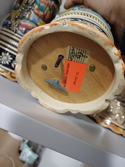 Halbe ceramice in relief