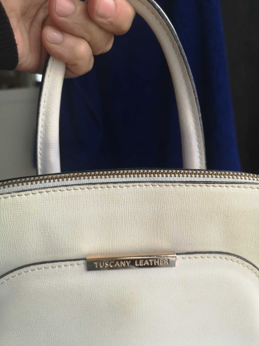 Бяла кожена раничка Tuscany leather дамска чанта употребявана