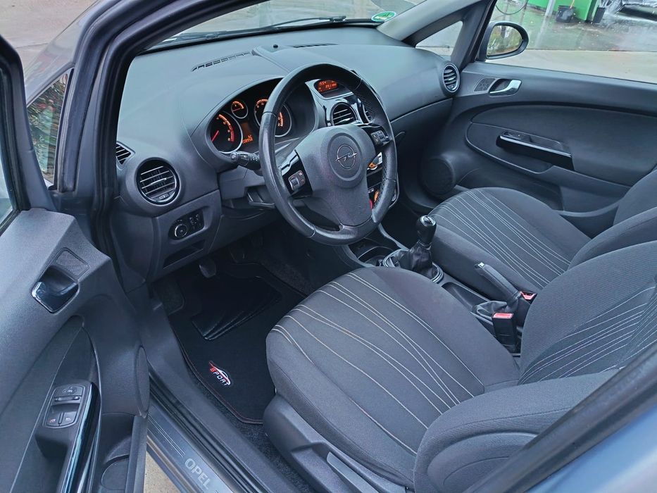 Opel corsa 1.4 Benzină 2011 euro 5
