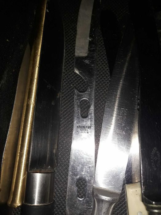 Стари ножове всичко на куп