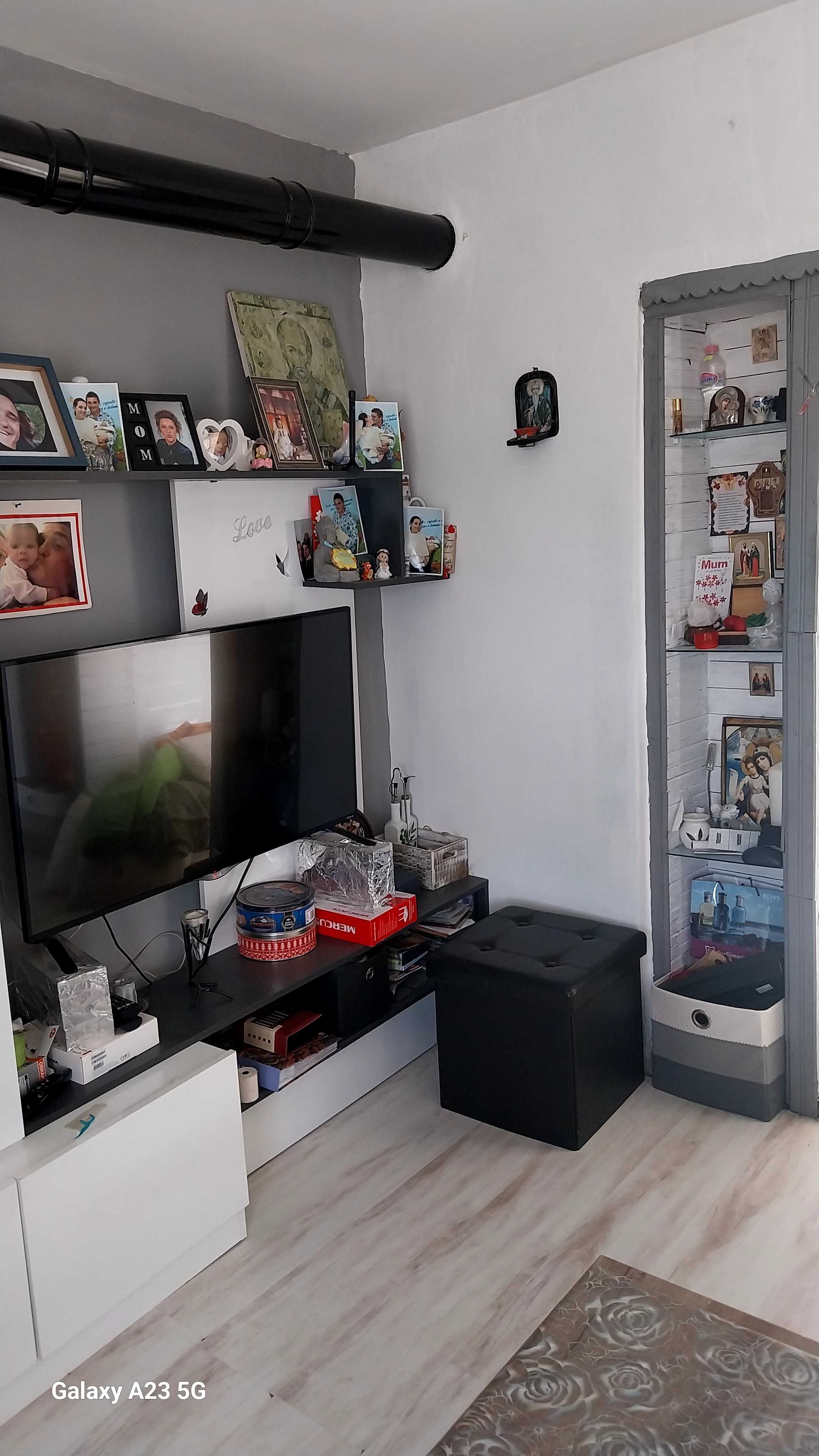 Продавам къща с голям двор в село  9293 Стефан Караджа.