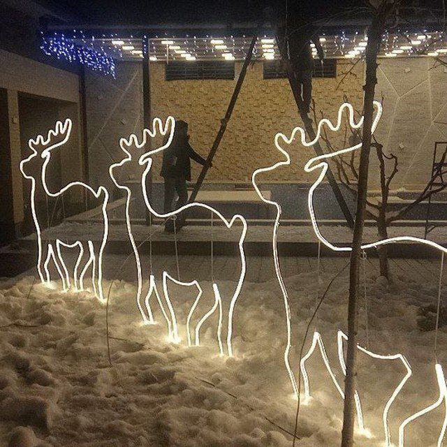 Новогоднее освещение, подсветка зданий магазинов домов офисов