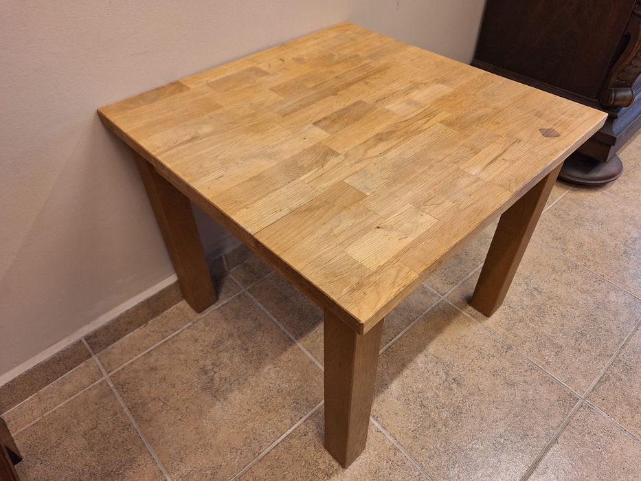 Маса за всекидневна бук