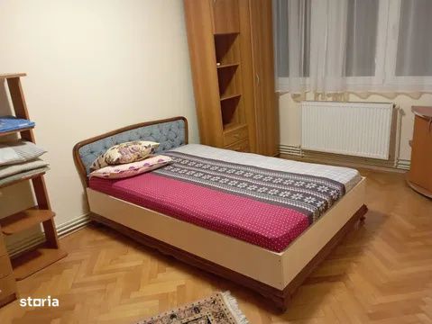 Apartament 3 camere, de inchiriat, zona Titan-Postavarului, 550 Euro/l