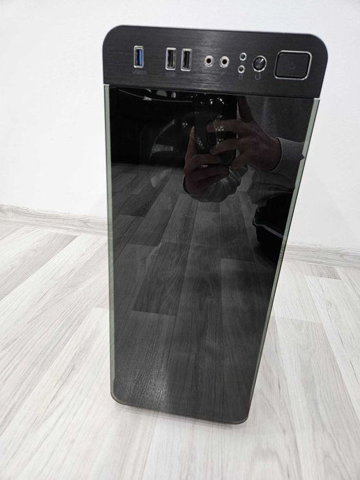 PC Gaming - Intel i7 8700, RX 470 NITRO+, 16GB RAM – Stare foarte bună